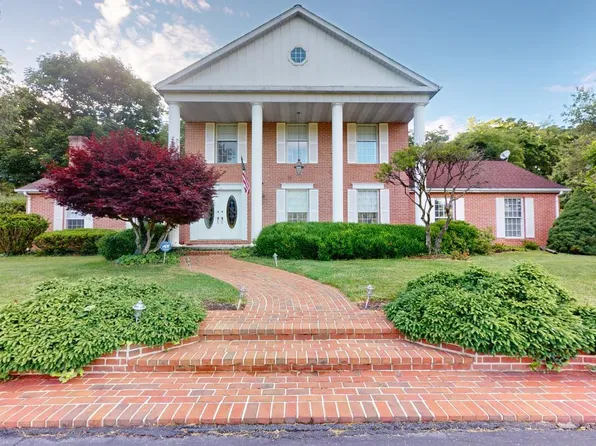 90 Arnolds Farm Ln, Keyser, WV 26726