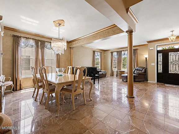 4th image of 87 E Parsonage Way