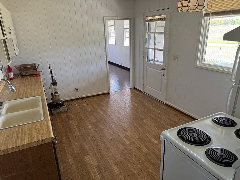 2313 Stites Ave — Photo 5