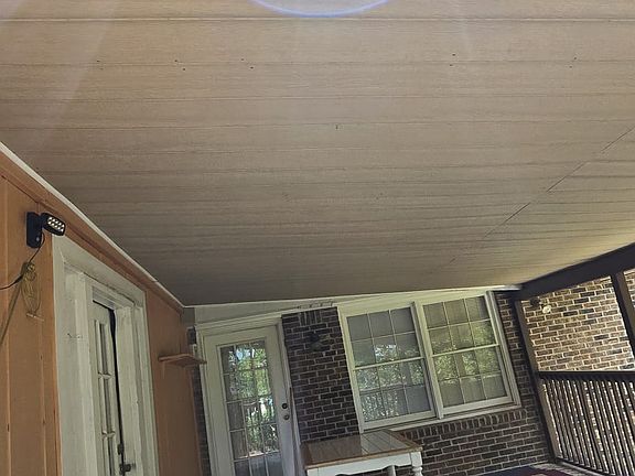 2nd image of 2865 Manor Ct