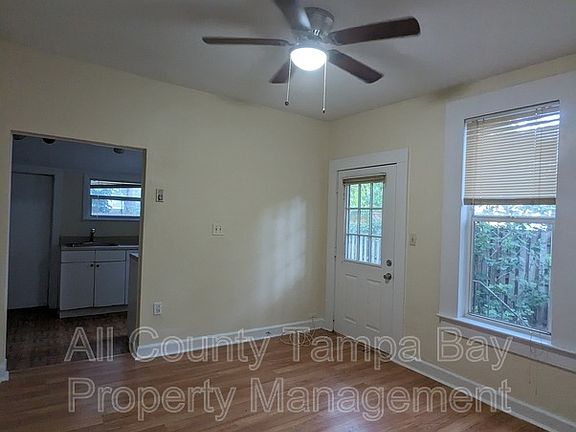 2nd image of 906 Jones St APT B