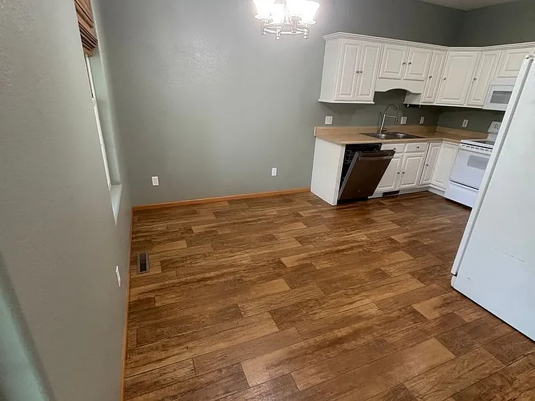 3852 Jay Ln — Photo 8