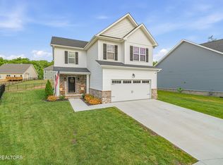 211 Queenberry St, Oak Ridge, TN 37830
