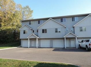 10737 Centerpoint Dr, Chisago City, MN 55013