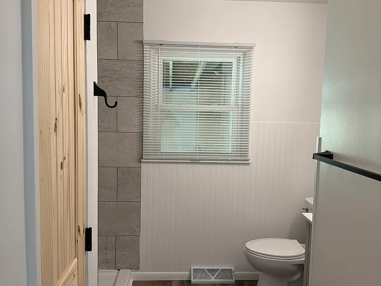 1712 N Stevens Ave — Photo 10