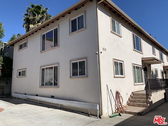 2nd image of 2027 Vista Del Mar St