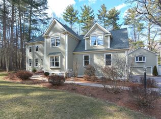11 Crystal Dr, Franklin, MA 02038