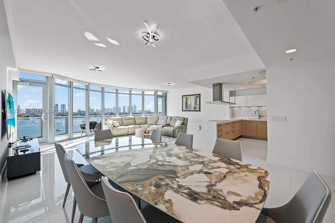 Marina Palms Residences N — Photo 3
