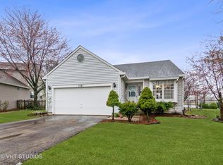 1921 Grosse Pointe Ct, Hanover Park, IL 60133
