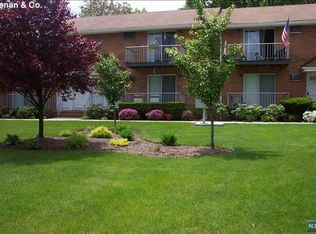 19 Cottage St APT 9B, Midland Park, NJ 07432