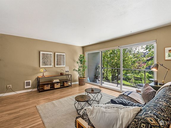 3rd image of 19428 Aurora Avenue N #235