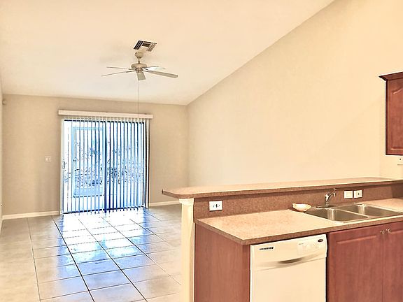 5th image of 6945 Regina Dr