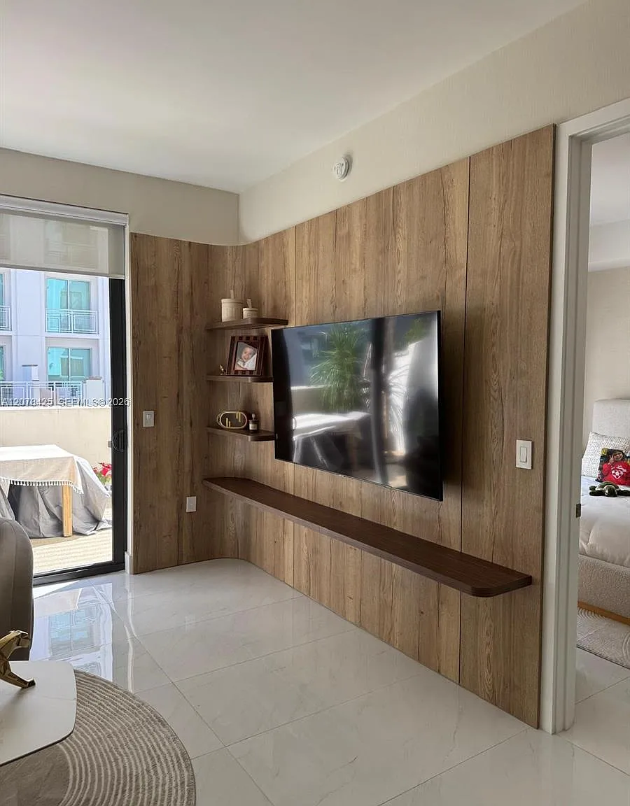 Merrick Manor Condo — Photo 4