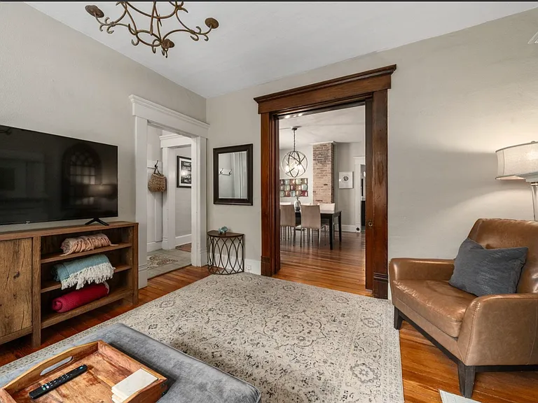 336 E Kossuth St — Photo 10