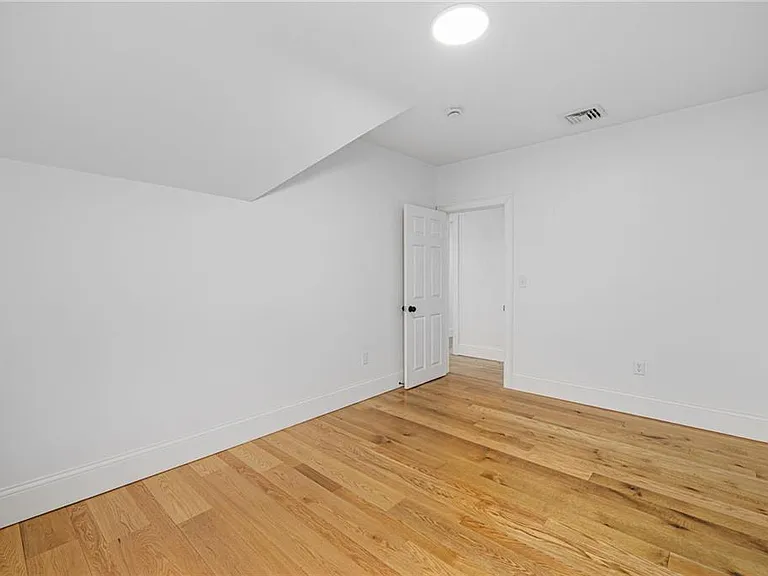 30 Cypress St #3 — Photo 16