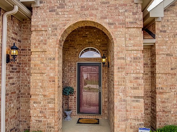 5th image of 2311 Lincoln Park Dr