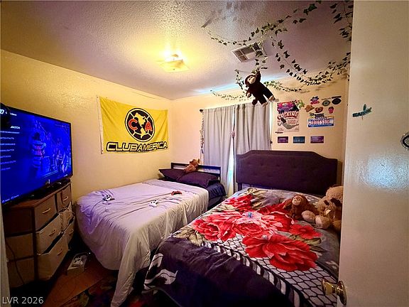 4th image of 3881 Soda Springs Dr
