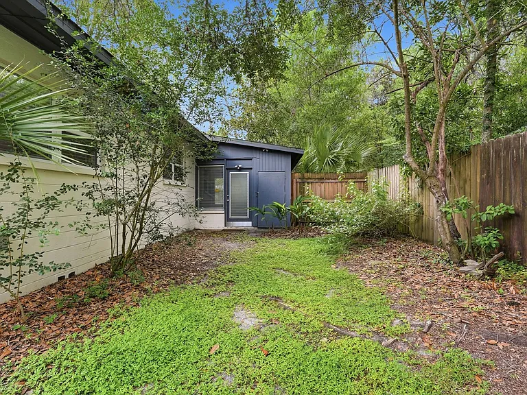 1038 NE 21st Ave — Photo 22