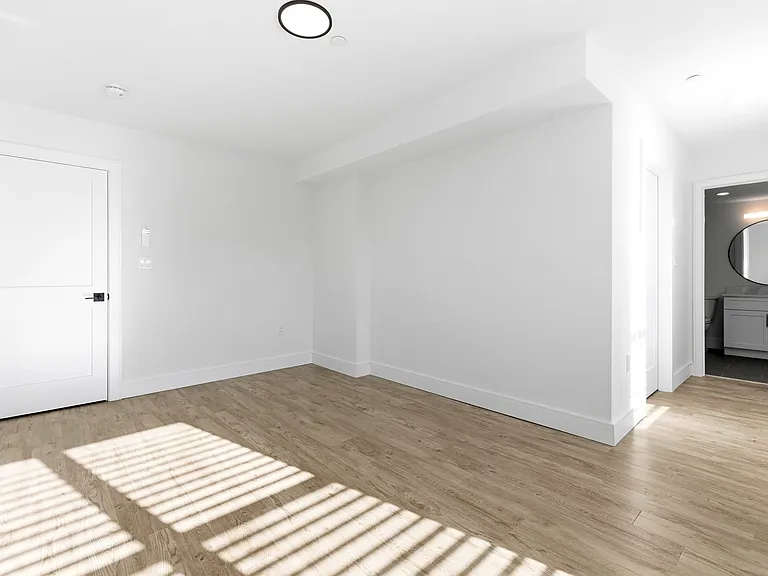 255 Maverick St #403 — Photo 7