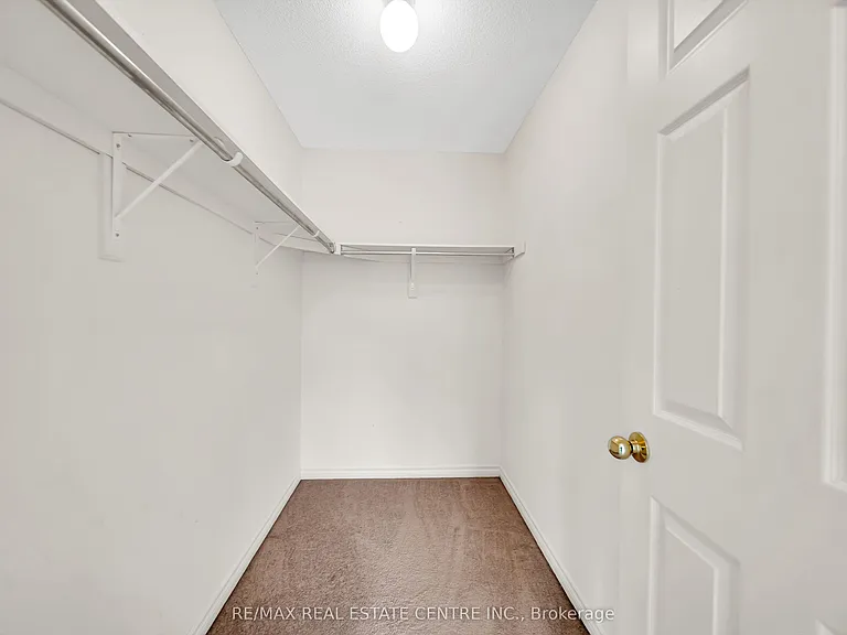 4215 Cole Cres — Photo 35