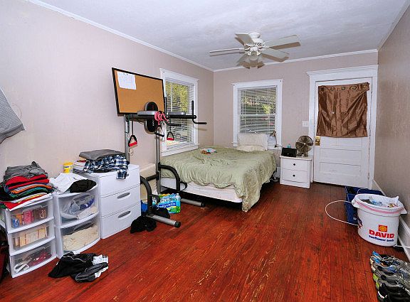 3rd image of 4 Florida Ave