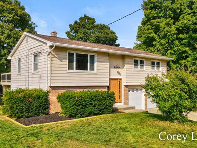 9001 Victor Ave, Jenison, MI, 49428