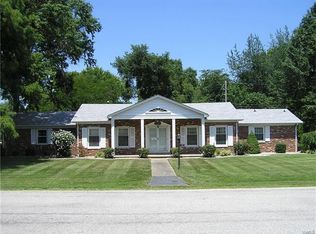 565 W 4th St, Trenton, IL