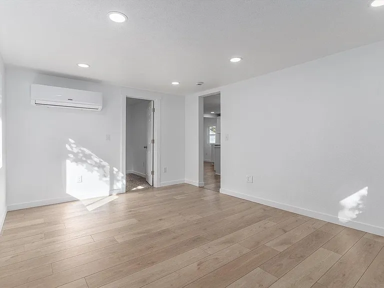 8801 E Frederick Ave — Photo 6
