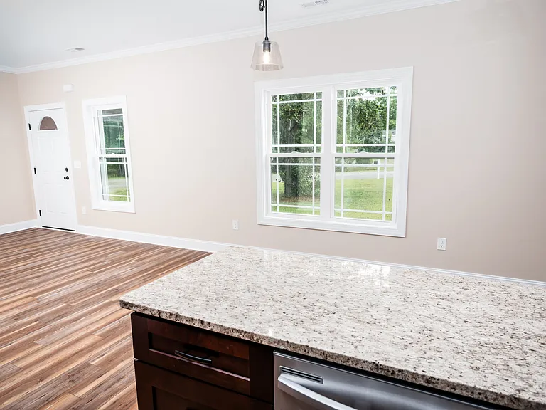 128 Macdonald Blvd — Photo 7