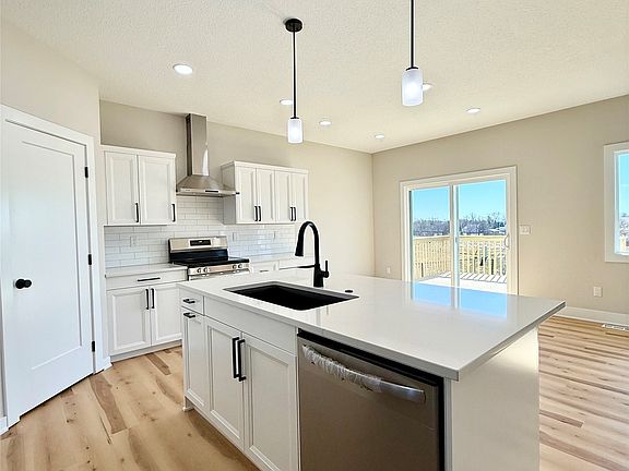 5th image of 1930 Tuscany Dr SE