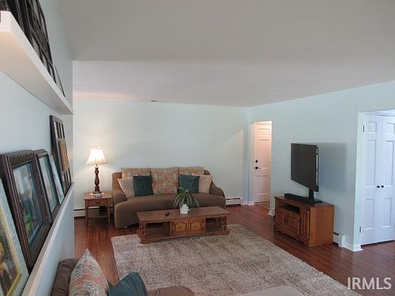 5th image of 310 Vista Dr