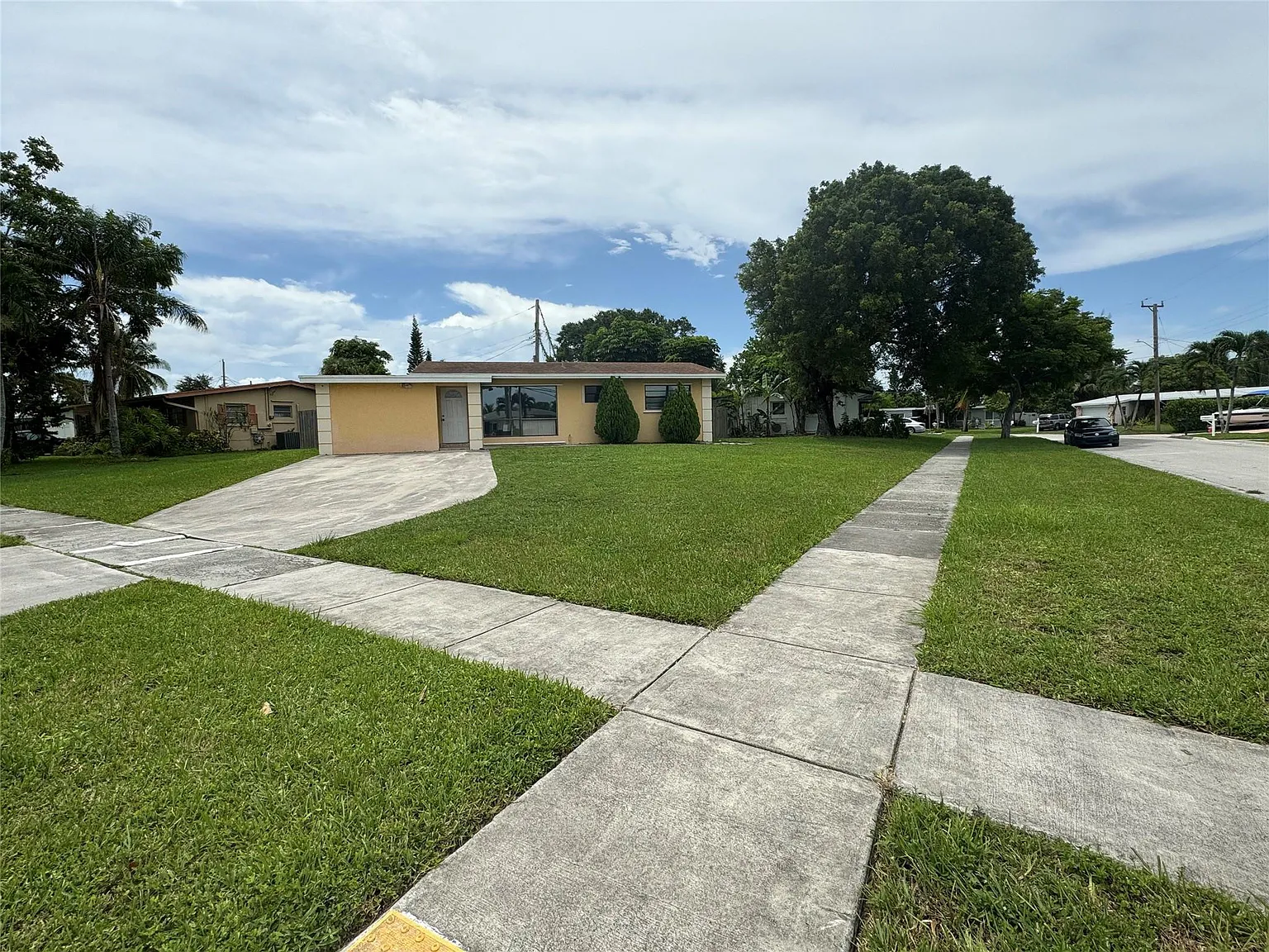 2 bed, 1.0 bath, 1060 sqft, $2,500 — Photo 3