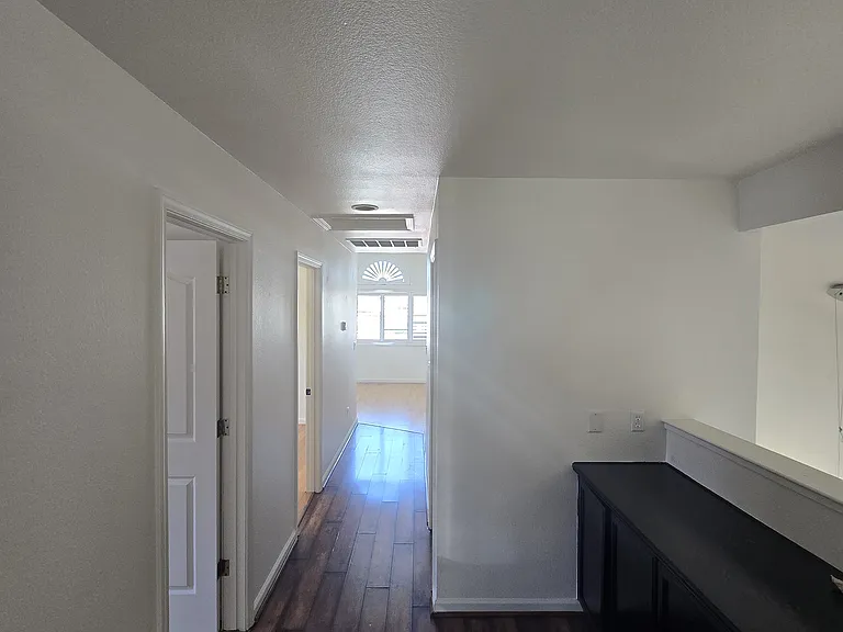 708 Eucalyptus Ave — Photo 21