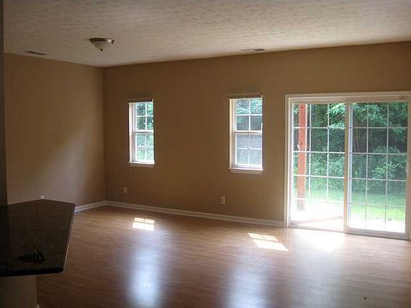 5th image of 7309 Autumn Trace Dr Unit 105
