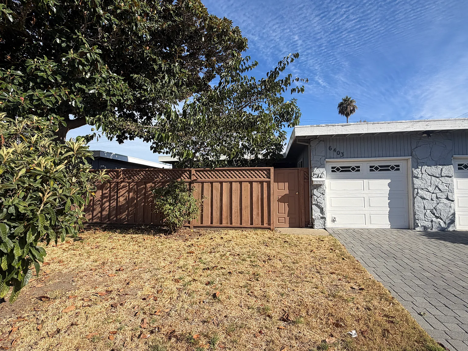 2 bed, 990 sqft, $4,300 — Photo 1