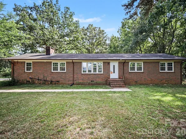 2681 University Dr, Lancaster, SC 29720