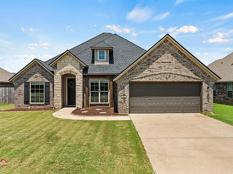 608 Labarre Ln — Photo 3