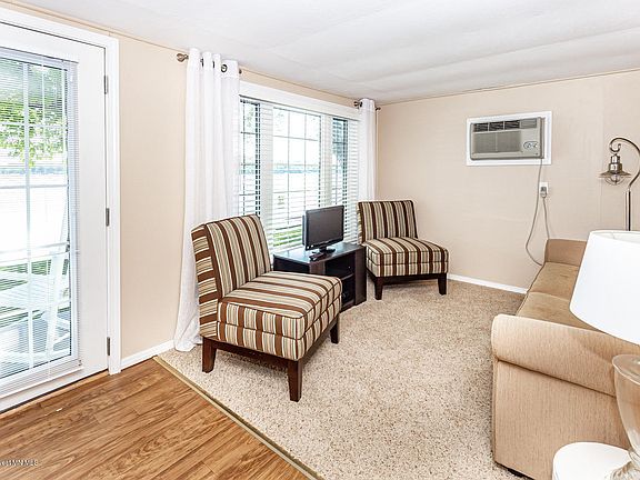 4th image of 47655 Henry Hill Ln