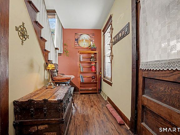 5th image of 74 Maple Street