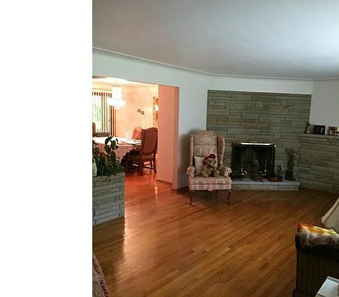 3rd image of 1277 Cherokee Dr