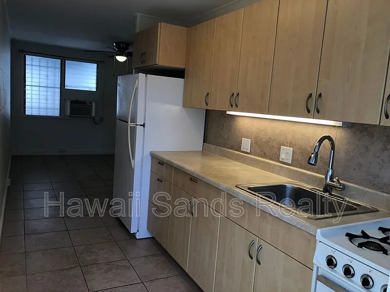 720 Birch St #D — Photo 2
