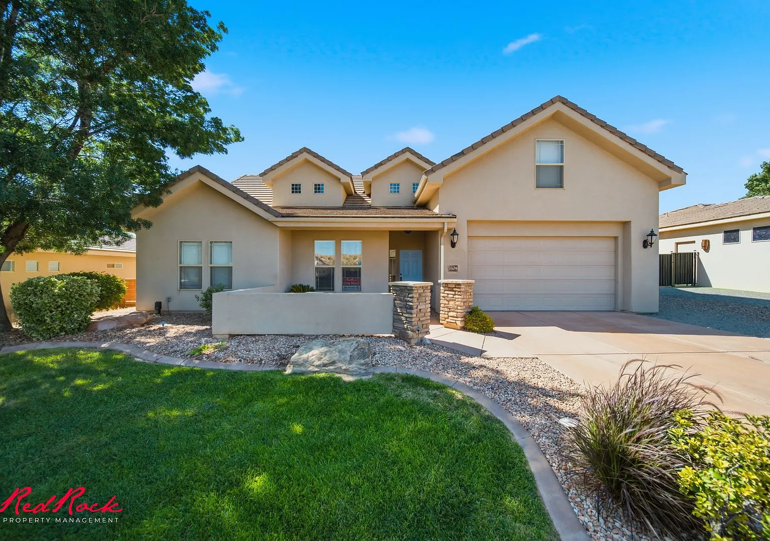 Pet Friendly 4 Bedroom Home! — Photo 2