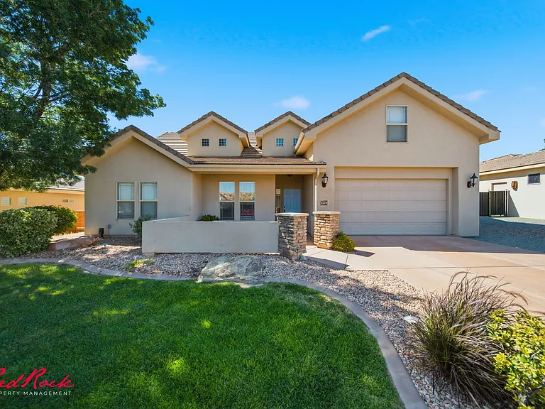 3304 W Palomar — Photo 2