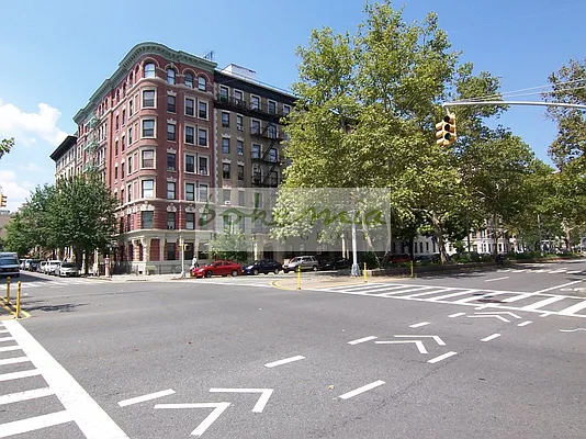 Rented by Bohemia Realty Group | media 17