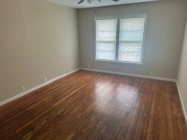 3 bed, 1900 sqft, $2,100 — Photo 2