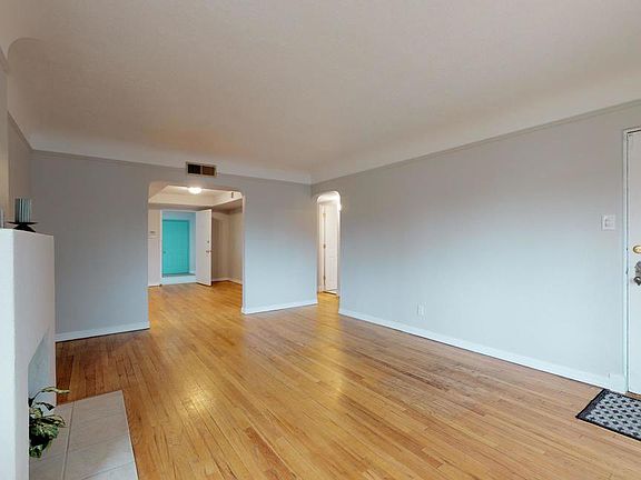 5th image of 544 Carlisle Blvd NE
