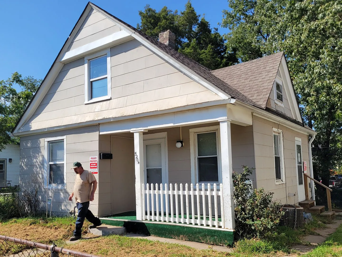 Cute And Cozy Single Family /2-B.R. — Photo 1