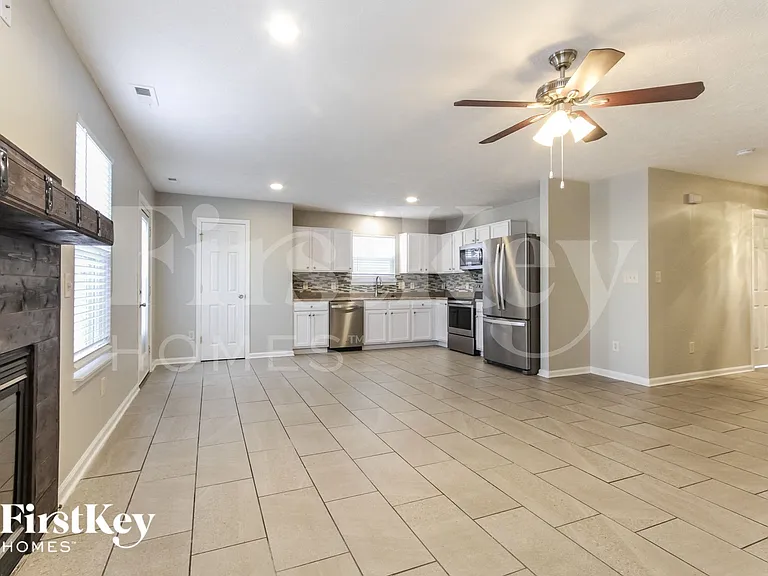 235 Heartwood Hl — Photo 3