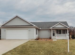 4421 E Magill Ct, Syracuse, IN