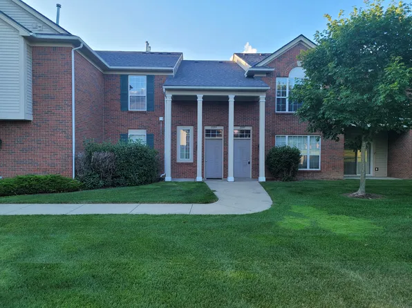 22105 Chesapeake Cir, Commerce Twp, MI